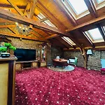 Jmr Splendor - Private Sauna & Bathtub فندق