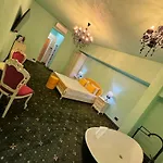 Ξενοδοχείο Jmr Splendor - Private Sauna & Bathtub