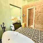 Hotel Jmr Splendor - Private Sauna & Bathtub 4*