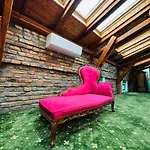 فندق Jmr Splendor - Private Sauna & Bathtub 4*