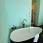 Jmr Splendor - Private Sauna & Bathtub Hotel 4*