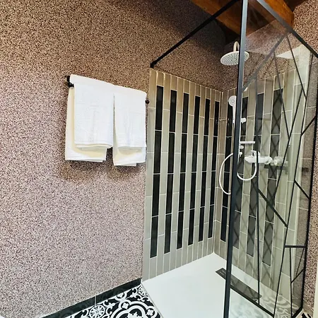 Hotel Jmr Splendor - Private Sauna & Bathtub *