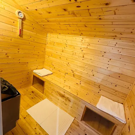 Hotel Jmr Splendor - Private Sauna & Bathtub *