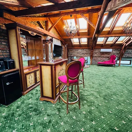Отель Jmr Splendor - Private Sauna & Bathtub 4*