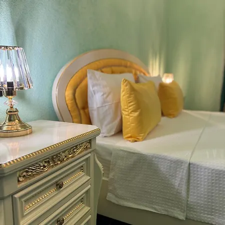 Отель Jmr Splendor - Private Sauna & Bathtub 4*