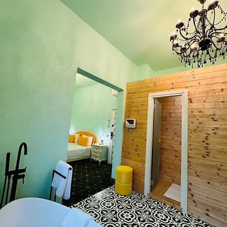 Jmr Splendor - Private Sauna & Bathtub 康斯坦察