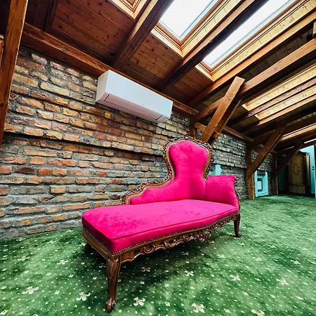 Отель Jmr Splendor - Private Sauna & Bathtub 4*