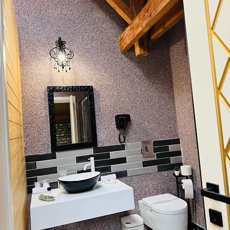 Отель Jmr Splendor - Private Sauna & Bathtub 4*